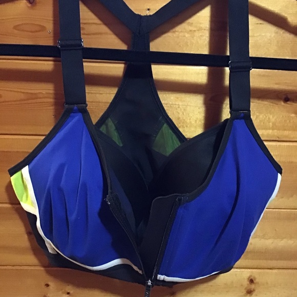 VICTORIAS SECRET VSX WIRELESS KNOCKOUT SPORTS BRA NWOT - Picture 2 of 4